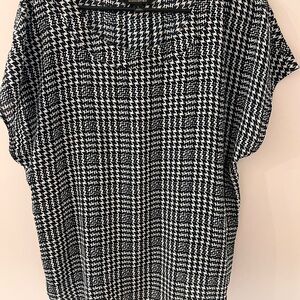 Banana Republic Black and White Boxy Short Sleeve Blouse